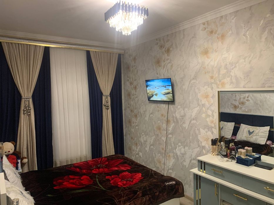 Paxtaboshida Dom sotiladi parda gilam kuxinniy shkaf qoladi