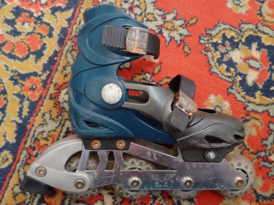 Продам роликовые коньки