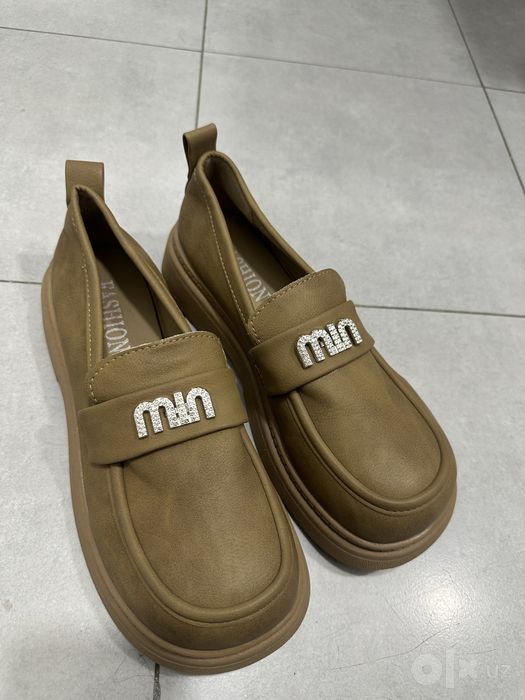 Ayollar uchun lofer miu miu brendidan 36 dan 40 razmergacha bor