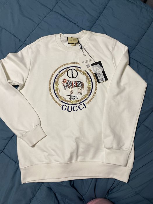 Памучна,бяла,нова с бродирана щампа блуза