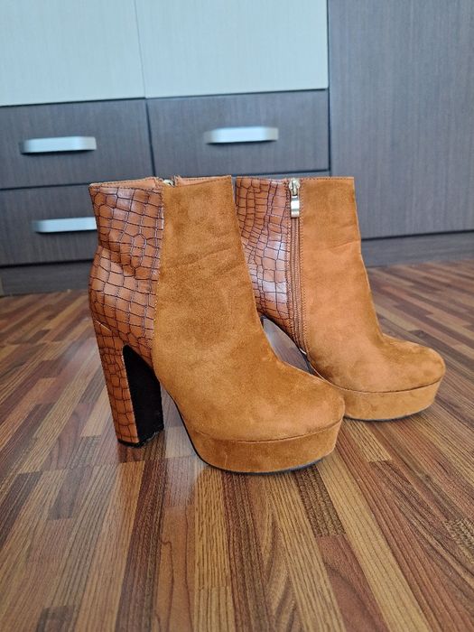 Botine cu toc si platforma