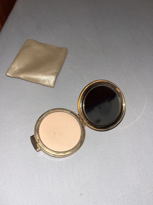 Пудри за лице Este lauder  Четки за Грим Червило