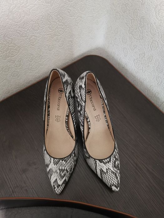 Туфли, босоножки, размер 39