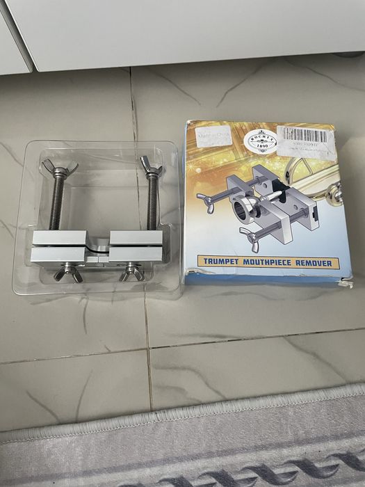 Vand extractor mustiuc trompeta doua  bucati