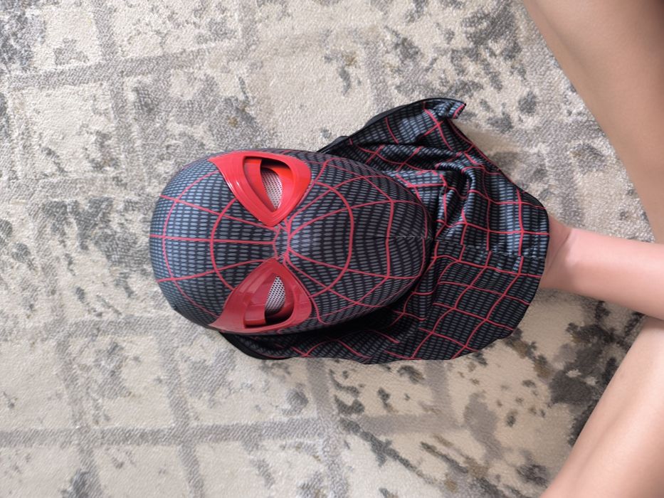 маска человека паука