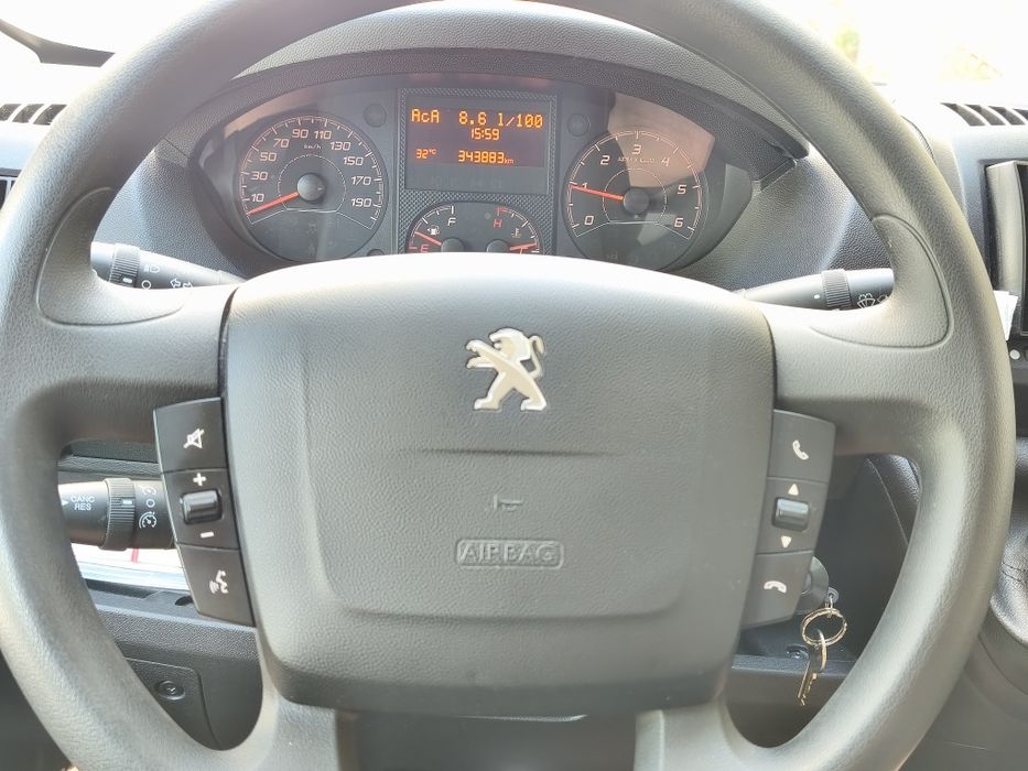 PEUGEOT Boxer 2024 — imagine 2