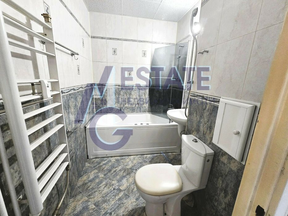 Тристаен апартамент в гр. София, жк. Люлин 3