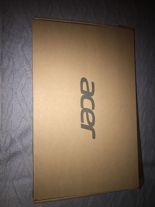 Ноубук acer.