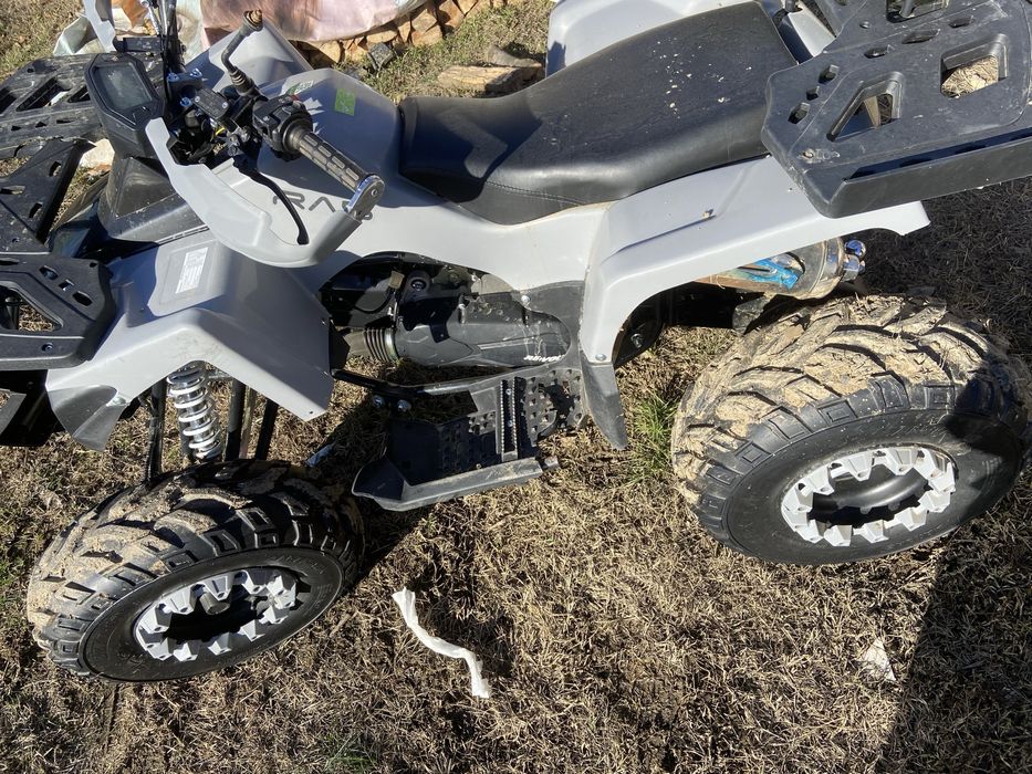 Atv 250cc aprope nou 300km rulati, schimb de rodaj facut limitator sco
