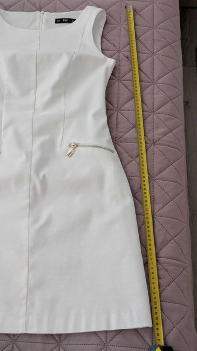 Vand rochie alba chic