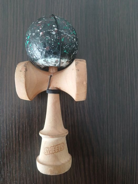 Vând kendama sweets