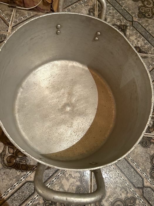 Аллюминевая кастрюля