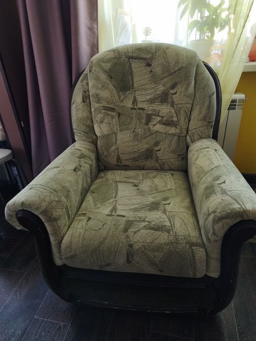 Отдам диван ,кресло