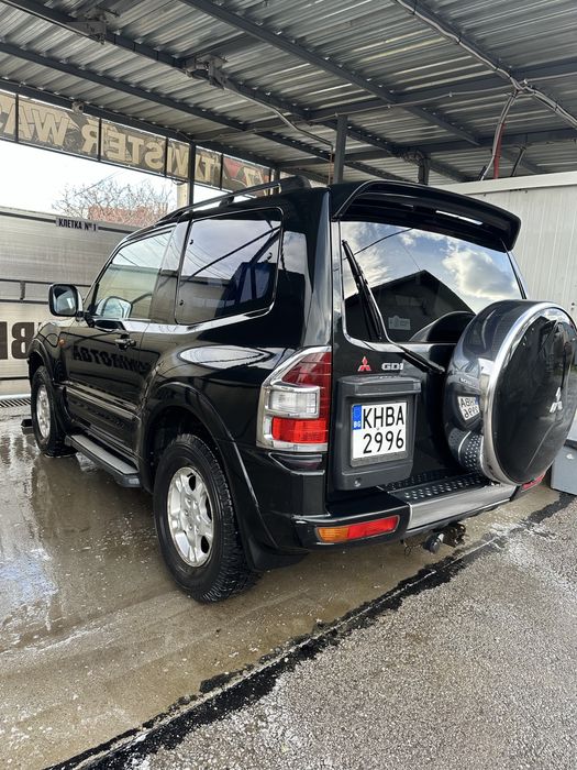 Митсубиши 3.5 бензин.