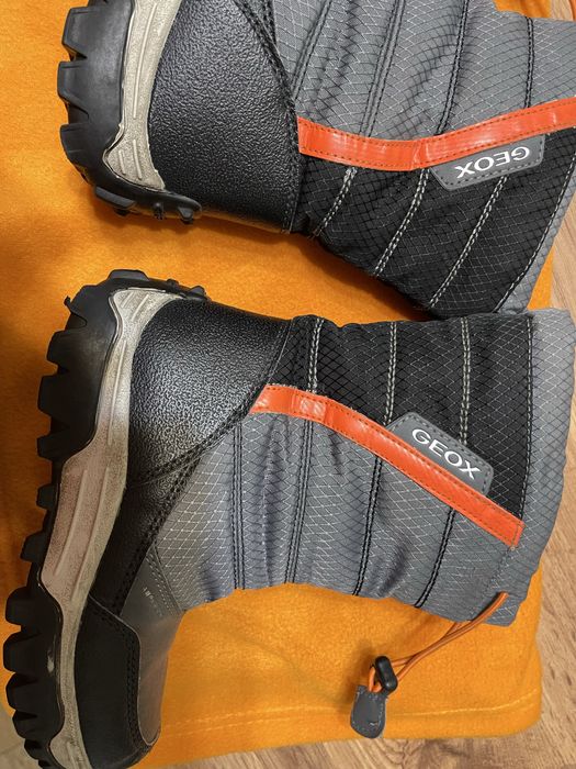 Продам сапожки для мальчика