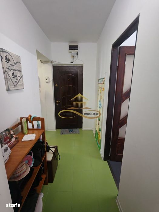 Vând apartament cu 3 camere decomandate in centrul orașului Bacau