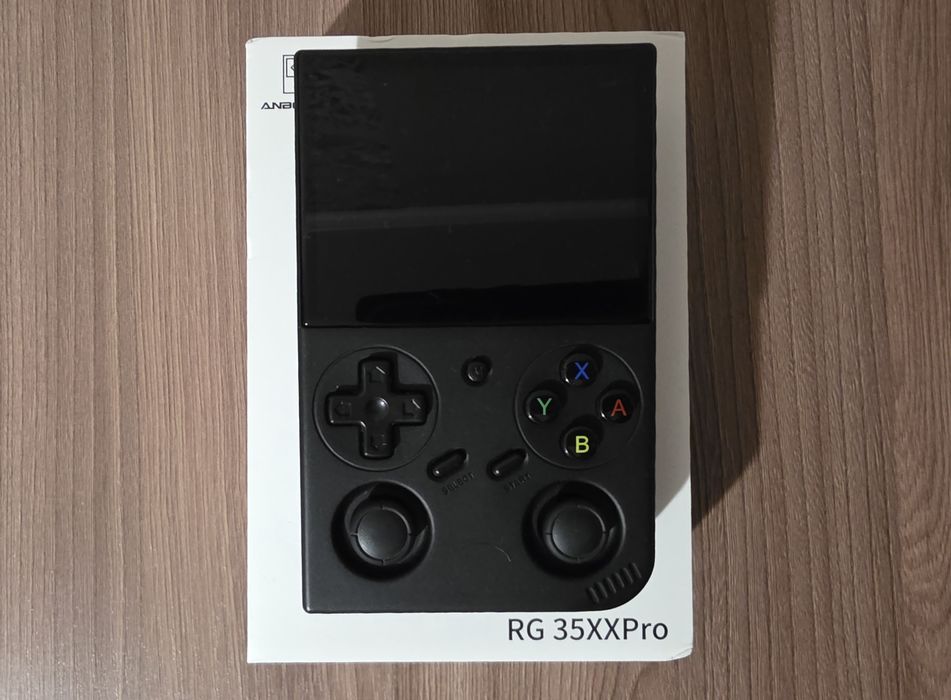 Портативная консоль Anbernik RG35XXPro