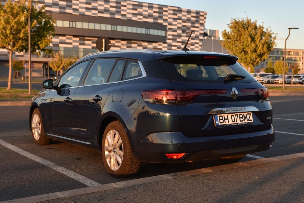 RENAULT Megane 2022 — imagine 4