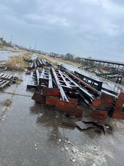 На парчета Метална конструкция раздемонтирана. Метално хале