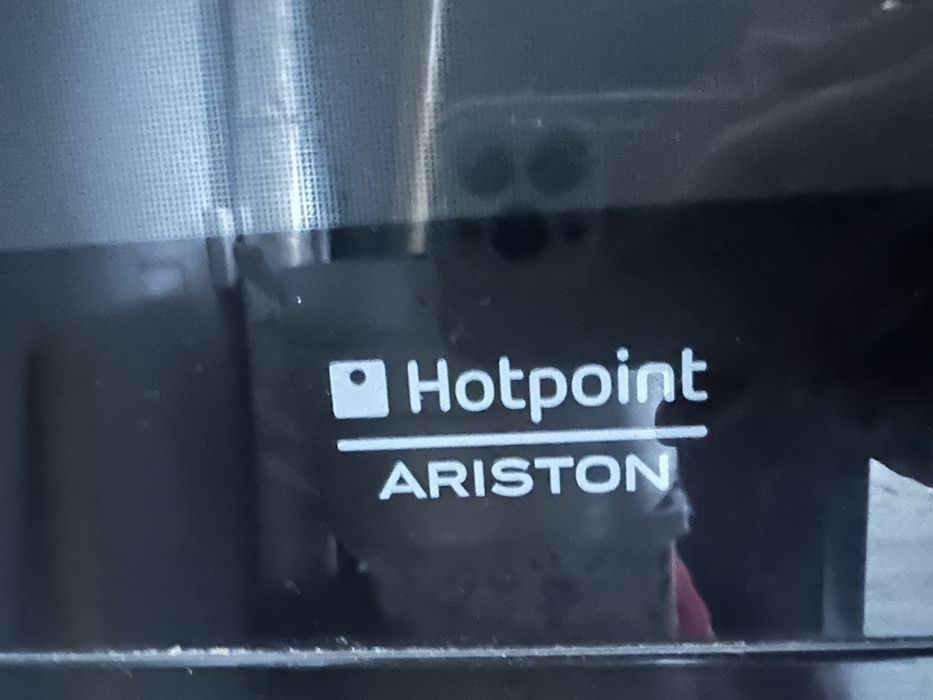Продам духовку  Hotpoint Ariston