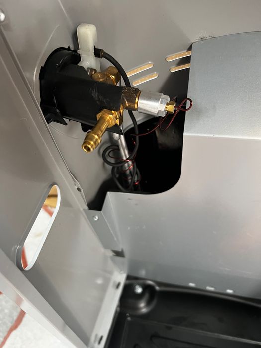 Газова печка Delonghi