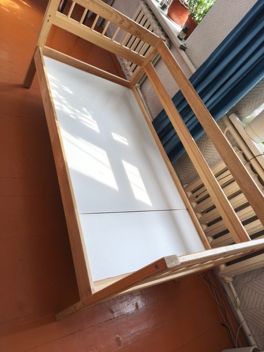 Кровать продам срочно