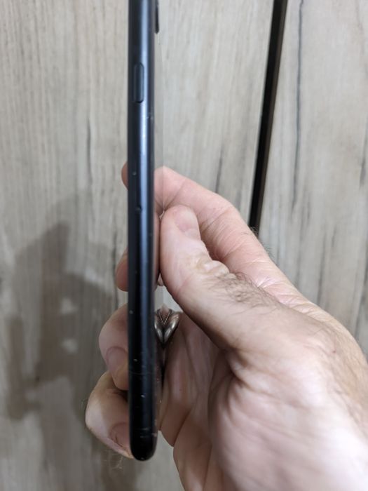 Iphone SE 2020 64ГБ 77%батерия