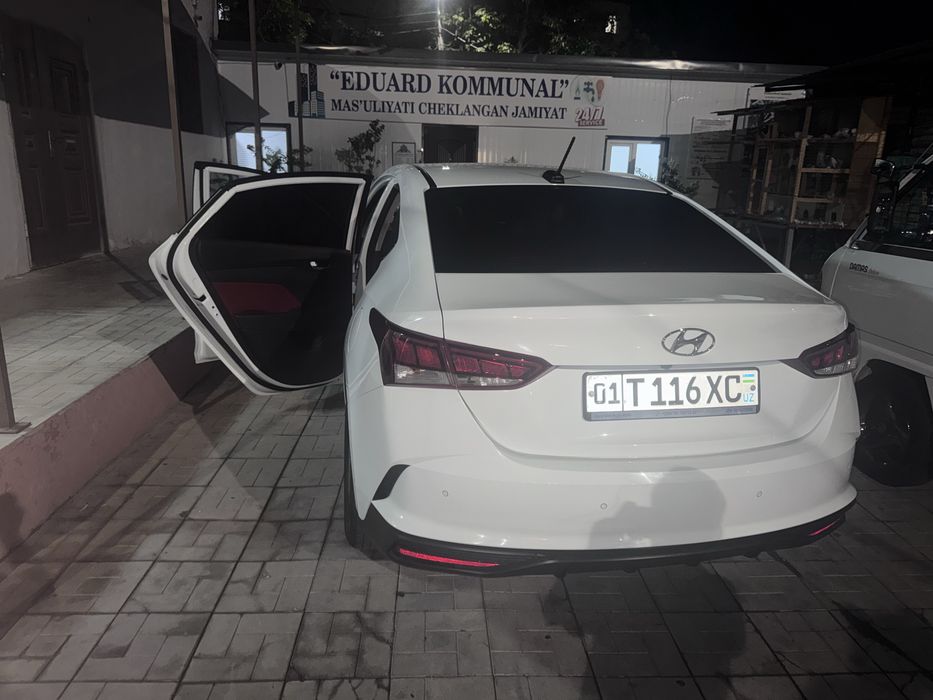 Продаю машину Hyundai Accent 2020 года
