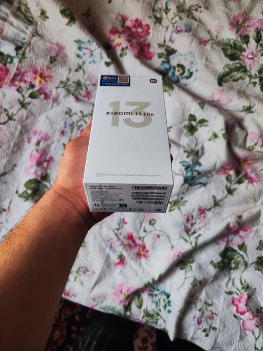 Xiaomi 13 lite sotiladi karopka dakument bor . Xolati ideal.