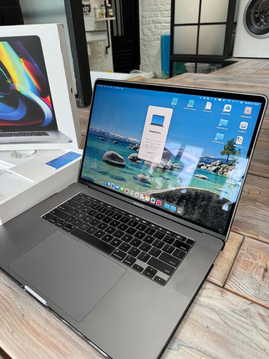 Macbook Pro 16'' i9 - 8 core an 2021, 1 TB SSD, 16 GB DDR4