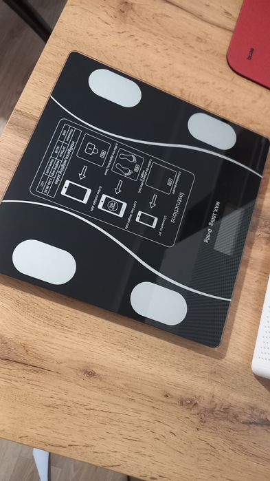 Продам новые напольные весы