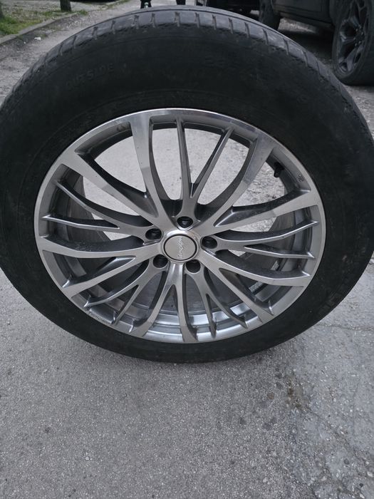 Гуми 235/55/16 с джанти 5х114.3 thompson