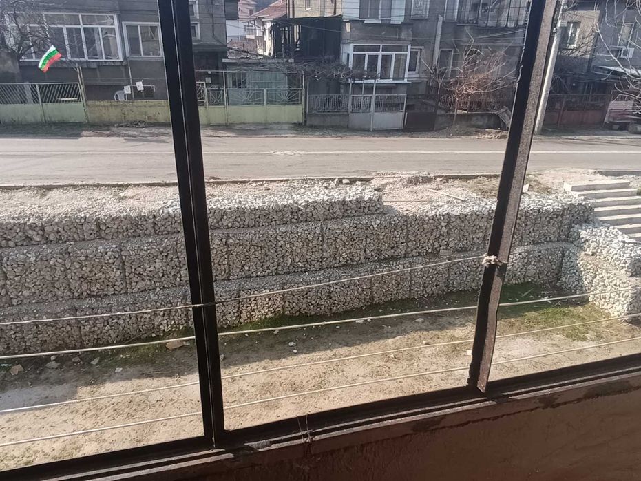Продава се Двустаен апартамент в Свищов - 60 кв.м за 255 €/кв.м - Снимка #3