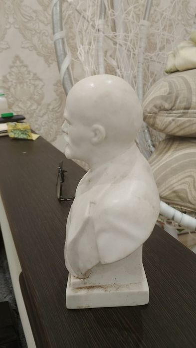 Ленин керамический бюст