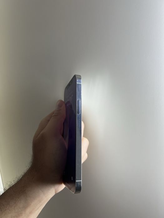 Продам IPhone 12 pro 256gb