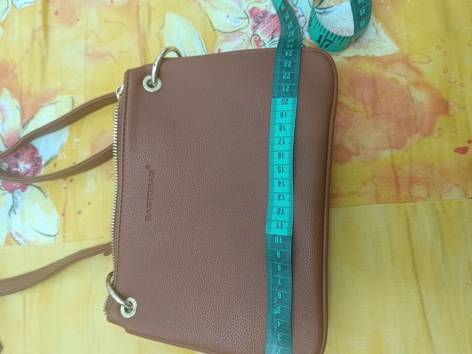 Дамска малка чанта продавам