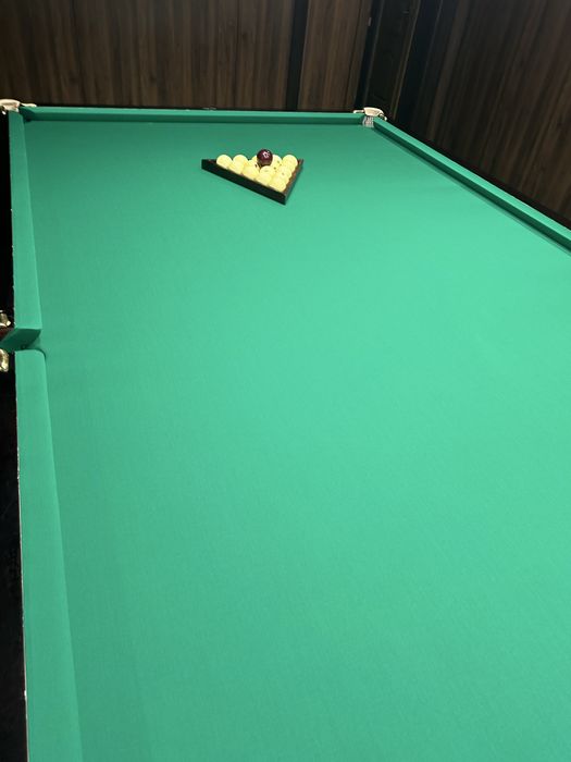 Бильярдный стол в комплекте