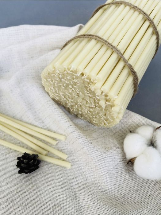 Свечи восковые , белые