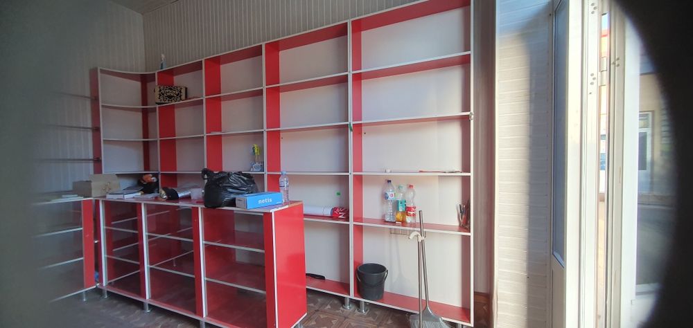 Magazin uchun mebelar