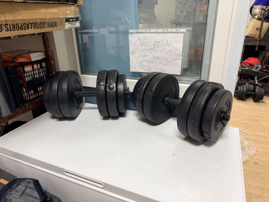 Gantere reglabile noi set 50 kg. 25 kg+25 kg=50 kg. Pret 350 lei