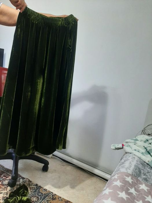 Продам платия 2 разные