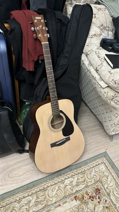 Yamaha F310 Guitar