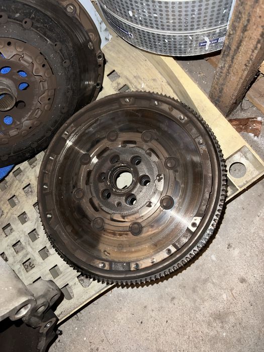 Комплект съединител за 5 степенна кутия Volkswagen/Seat/Skoda/Audi