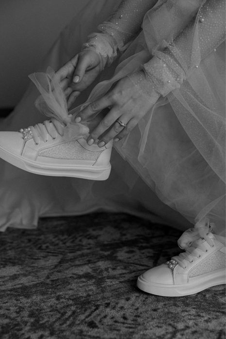 Свадебные кеды) Они очень красивые и удобные