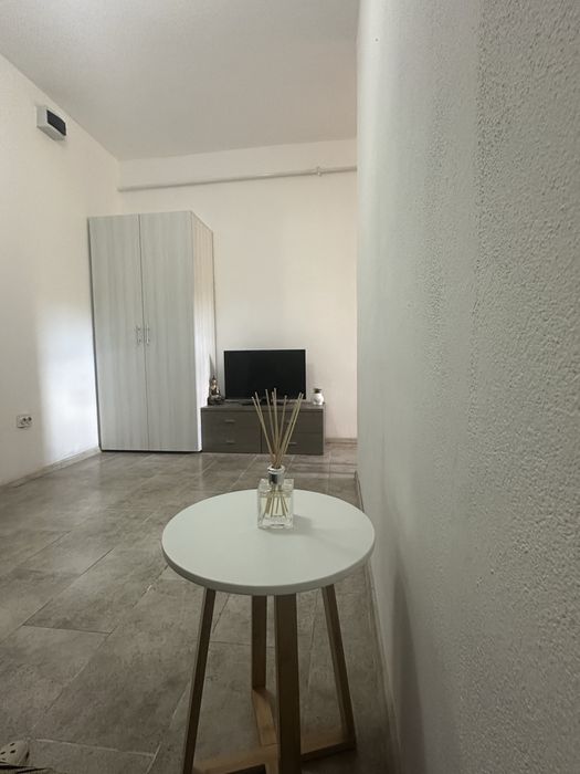 Inchiriez garsoniera