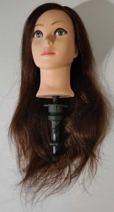 Фризьорска тренировъчна глава с  60 % ЕСТЕСТВЕНА коса+стойка