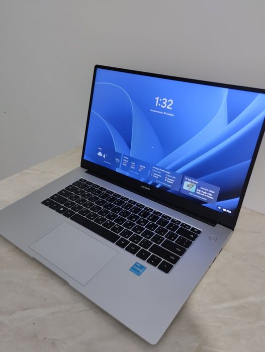 Ноутбук Huawei состояние отличное