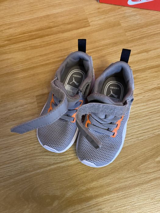 Adidasi Nike baieti marime 23 (14.5 cm)