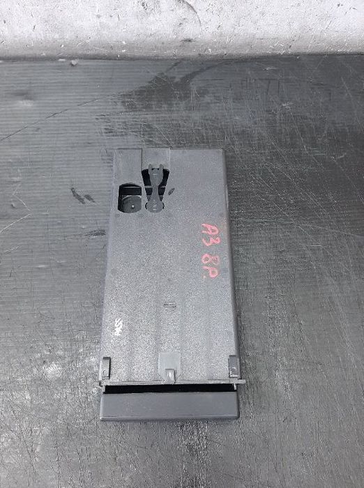 Sertar depozitare audi a3 8p 8p0941561