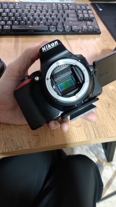 Nikon D5600 в хорошем состоянии